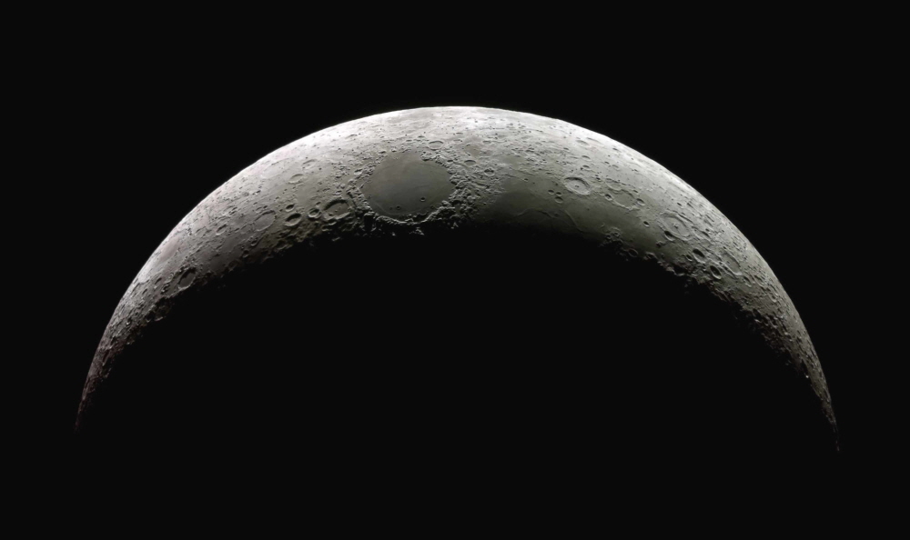 50년 만에 달 암석 분석 결과 발견된 이질적 물질