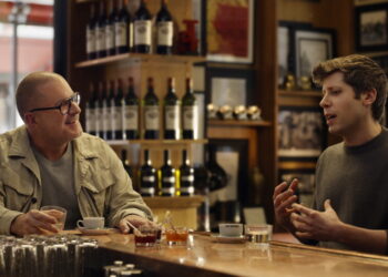 오픈AI, 애플 디자이너 조니아이브의 io 9조에 인수