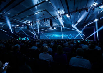 [AI서머리] 캐럿, 무료 영상 생성 기능 강화‧네이버웹툰, 다크 호스와 협력 강화… 인기 IP 웹툰화