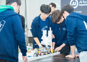 [AI서머리] 코넥티브, 유럽 시장 진출 본격화‧네이버 커넥트재단, 로봇 분야 미래 인재 양성 지원 강화