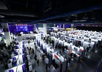 [AI서머리] 컴업 2025, ‘미래를 다시 쓴 시간’ 성료‧패스트캠퍼스, ‘2025 바이브코딩 트렌드’ 발표