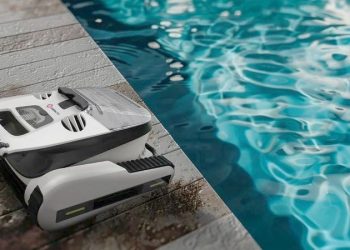 급성장 중인 中 수영장 자동청소로봇