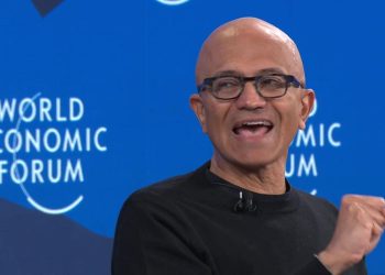 마이크로소프트 CEO “AI로 유용한 일 하지 않으면…”