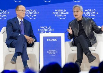 젠슨황 CEO “AI는 5층 케이크, 인류에 중요한 인프라”