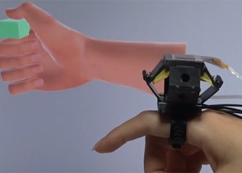 가상 공간 촉각을 손끝에 알려주는 웨어러블 기기