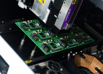 메모리 가격 급등에…라즈베리파이, 또 가격 인상