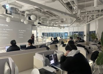 [AI서머리] 네이버 D2SF, AI 스타트업 2곳 신규 투자‧한국인터넷기업협회, 전국 단위 협력 나선다