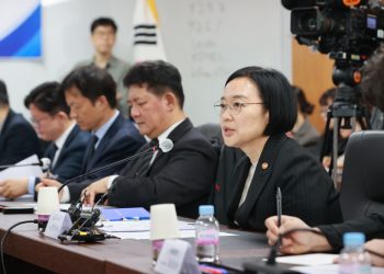 [AI서머리] 마이리얼트립, 캐나다관광청과 MOU‧몬드리안에이아이, 에이전틱 AI 얼라이언스 합류